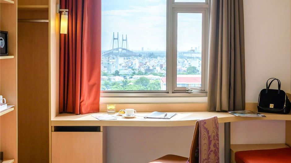 Ibis Saigon South Room