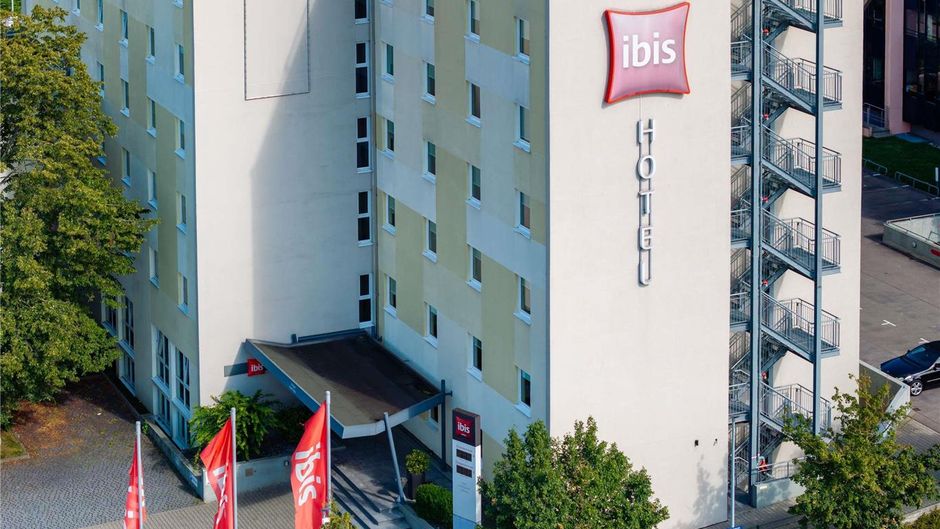Ibis Stuttgart Airport Messe Exterior
