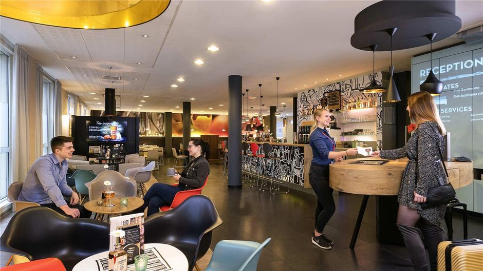 Hotel Ibis Sint Niklaas Centrum Exterior