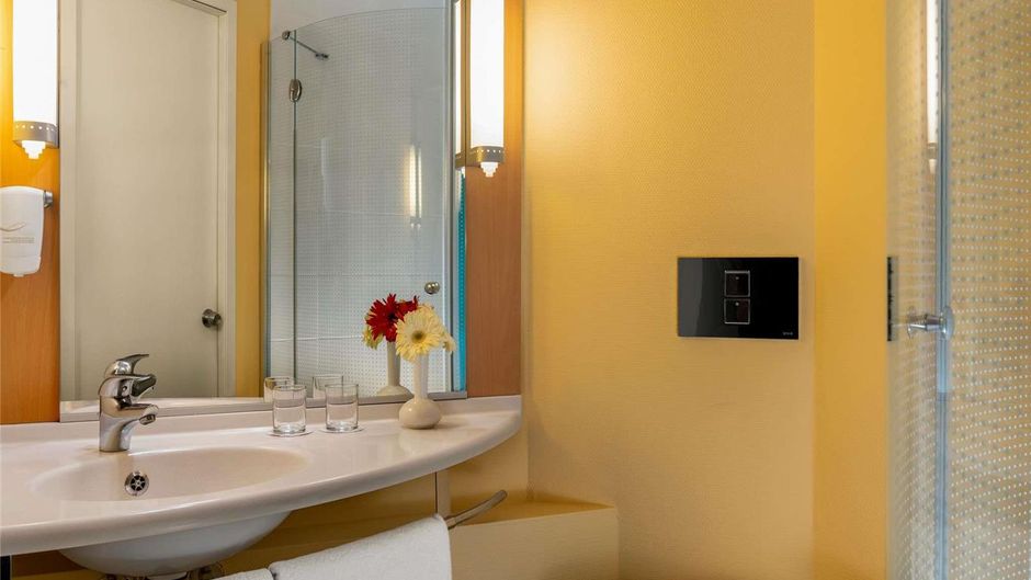 Ibis Bursa Room