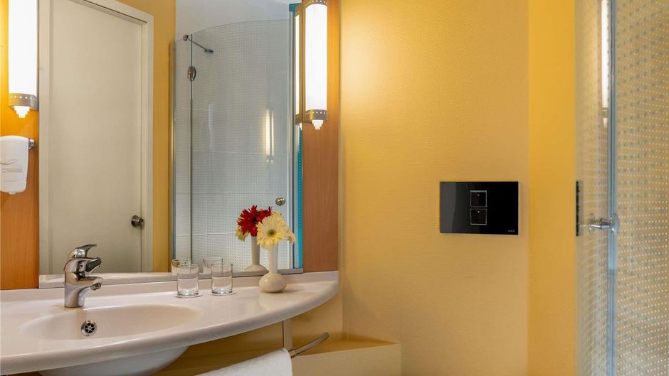 Ibis Bursa Room