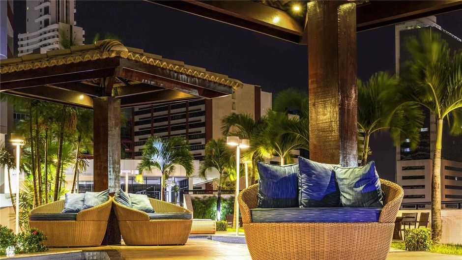 Mercure Boulevard Pool