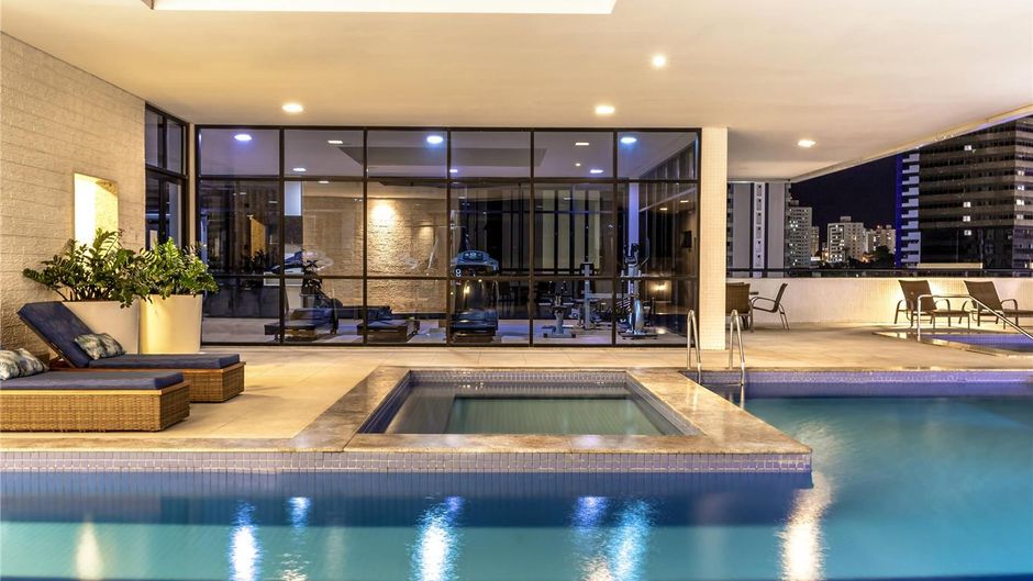 Mercure Boulevard Pool