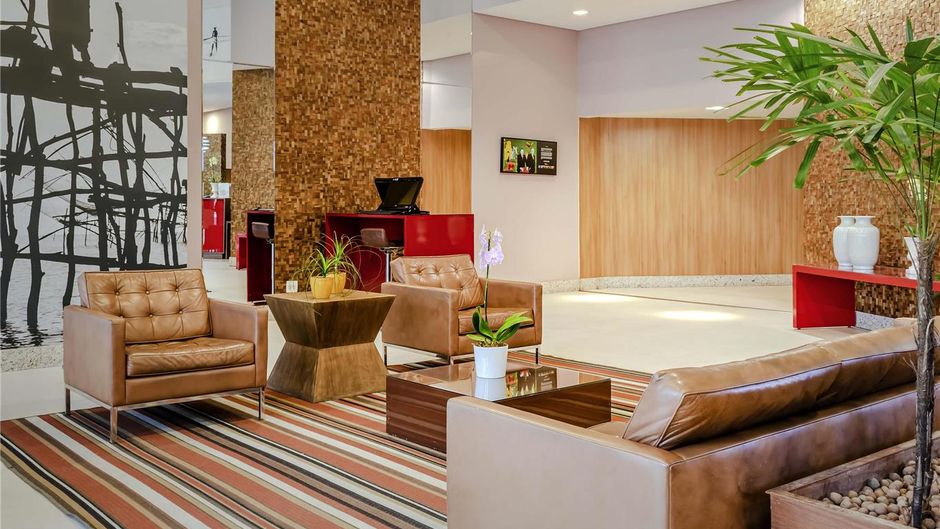 Mercure Boulevard Exterior