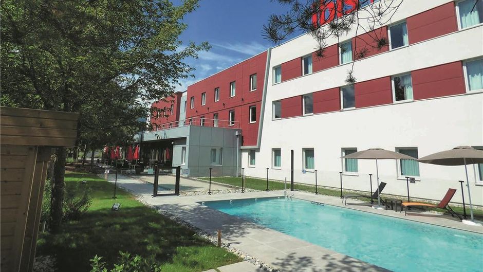 Ibis Saint Genis Pouilly Geneve Pool