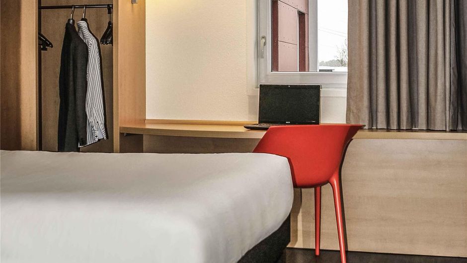 Ibis Saint Genis Pouilly Geneve Room