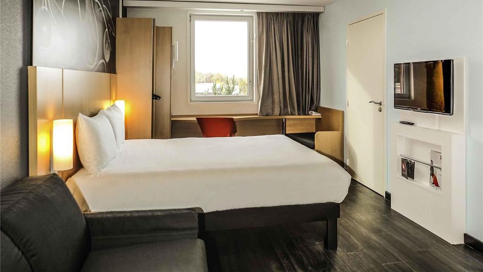 Ibis Saint Genis Pouilly Geneve Room