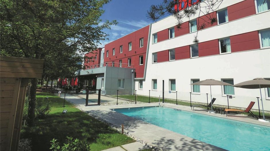 Ibis Saint Genis Pouilly Geneve Pool