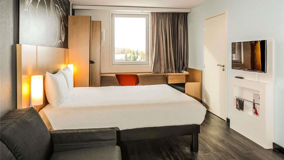 Ibis Saint Genis Pouilly Geneve Exterior