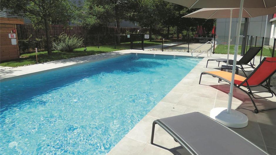 Ibis Saint Genis Pouilly Geneve Pool
