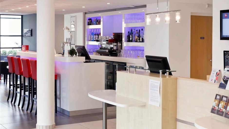 Ibis Lyon Est Chaponnay Exterior