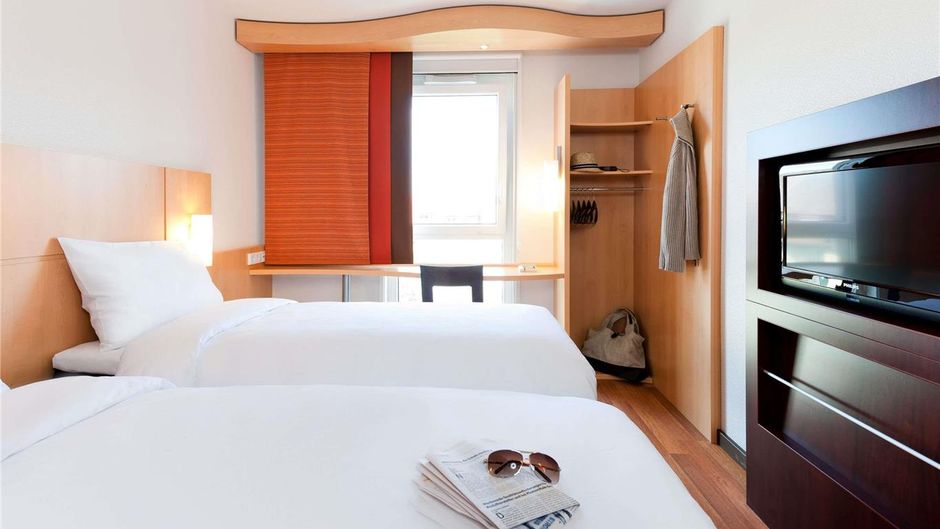 Ibis Lyon Est Chaponnay Room