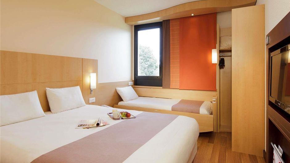 Ibis Guingamp Room