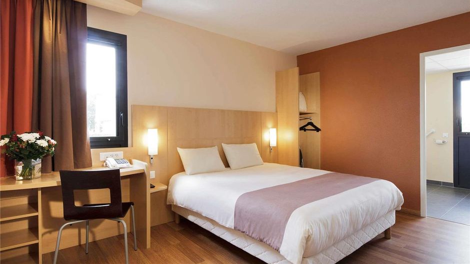 Ibis Guingamp Room
