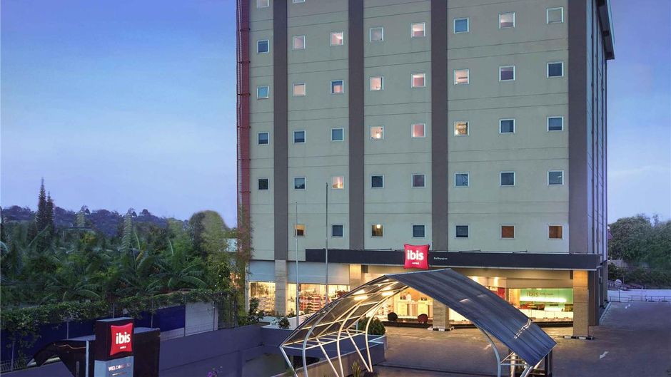 Ibis Balikpapan Exterior