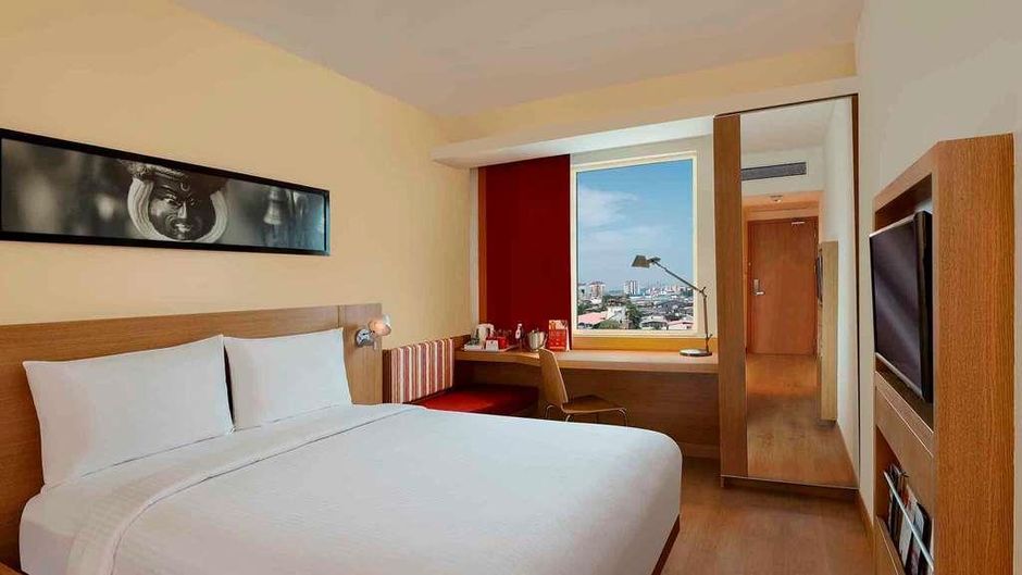 Ibis Delhi Airport Room