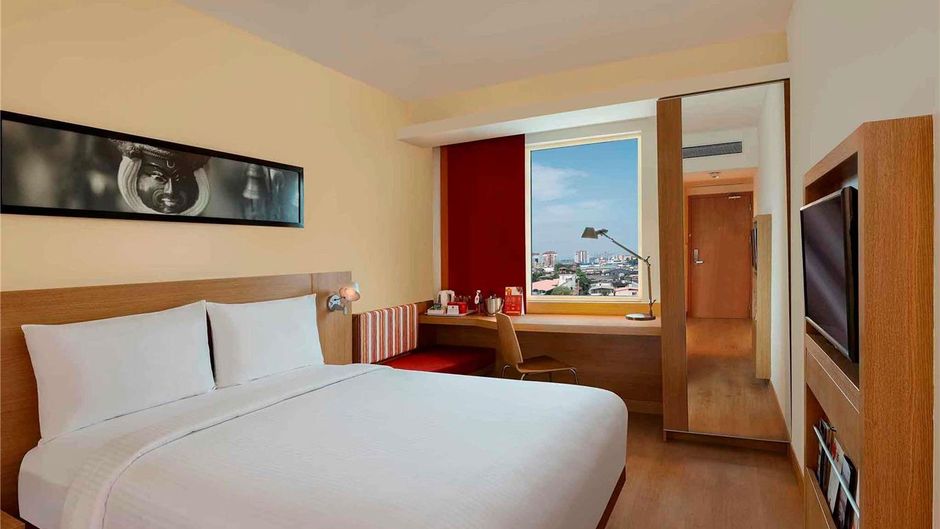 Ibis Delhi Airport Room