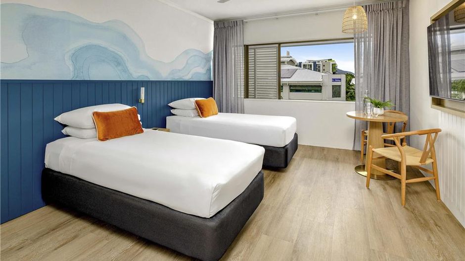 Mercure Cairns Room