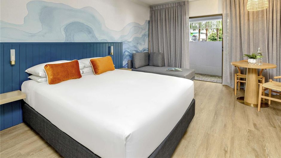 Mercure Cairns Room