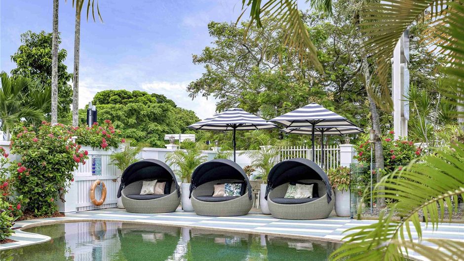 Mercure Cairns Pool