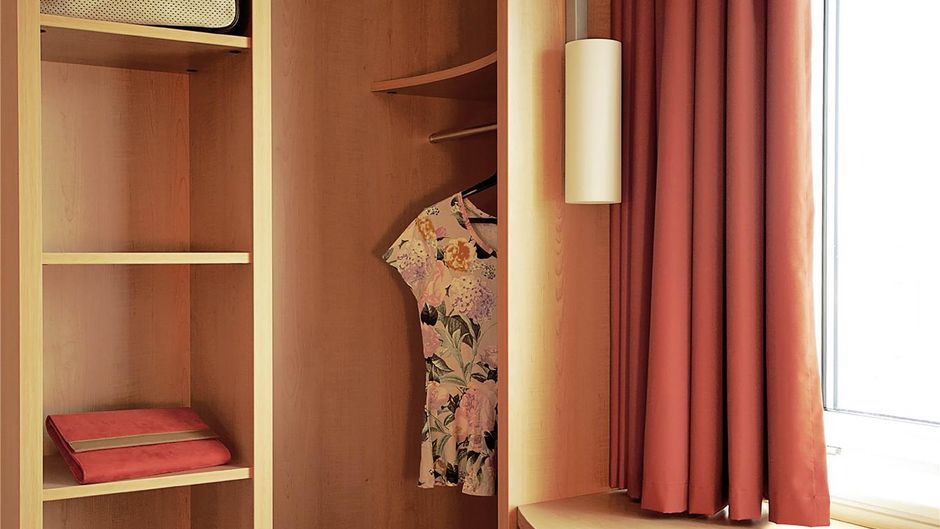 Ibis Lleida Hotel Room