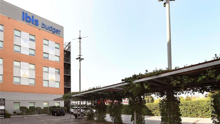 Ibis Lleida Hotel Exterior