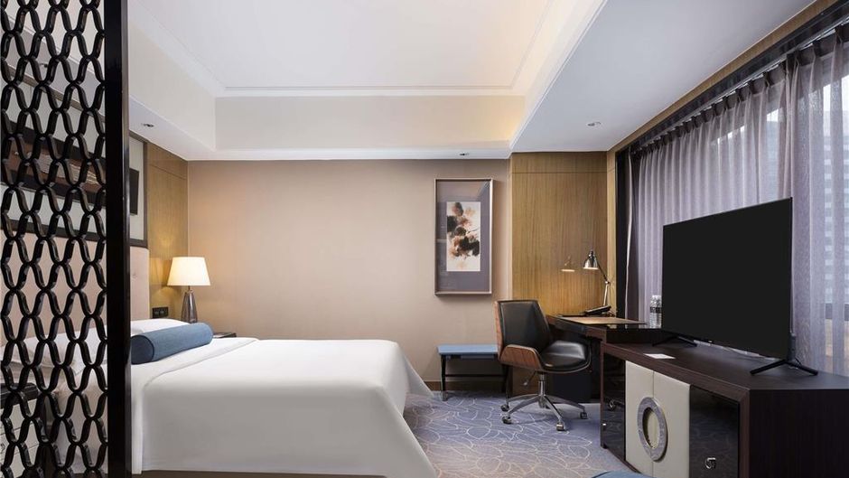 Pullman Shanghai Jing'an Hotel Room