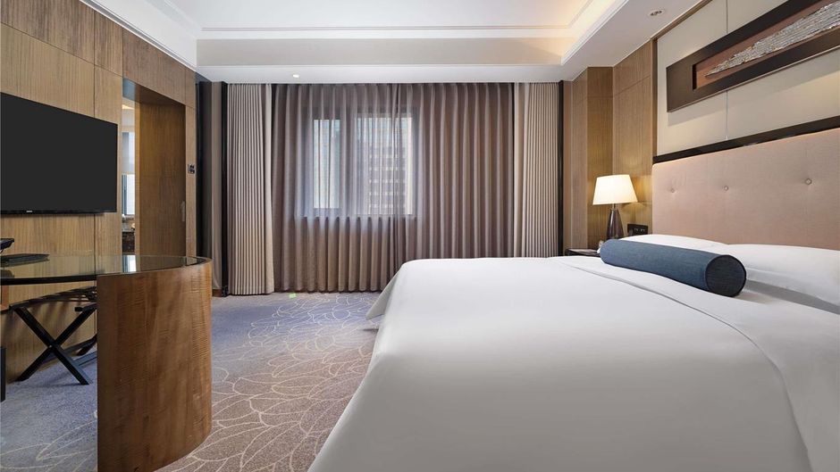 Pullman Shanghai Jing'an Hotel Exterior