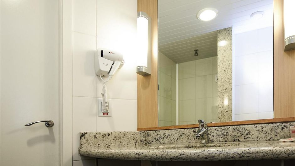 Ibis Cascavel Room