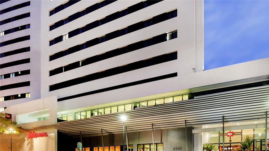 Ibis Curitiba Shopping Exterior