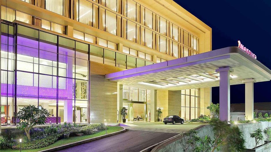 Mercure Padang Exterior