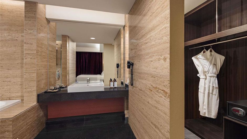 Mercure Padang Room