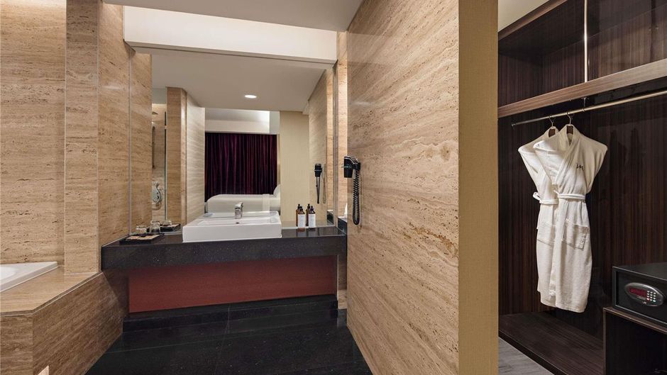 Mercure Padang Room