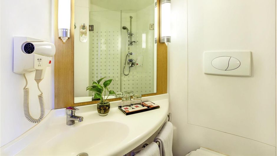 Ibis Surabaya City Center Room