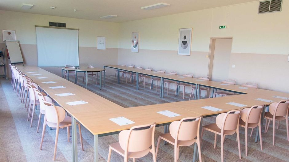 Ibis Styles Chinon Meeting