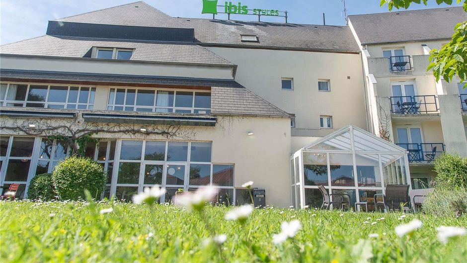 Ibis Styles Chinon Exterior