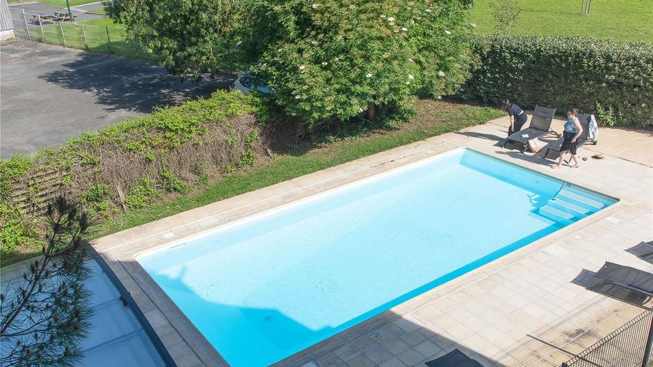 Ibis Styles Chinon Pool