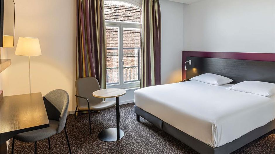 Mercure Lille Roubaix Grand Hotel Room