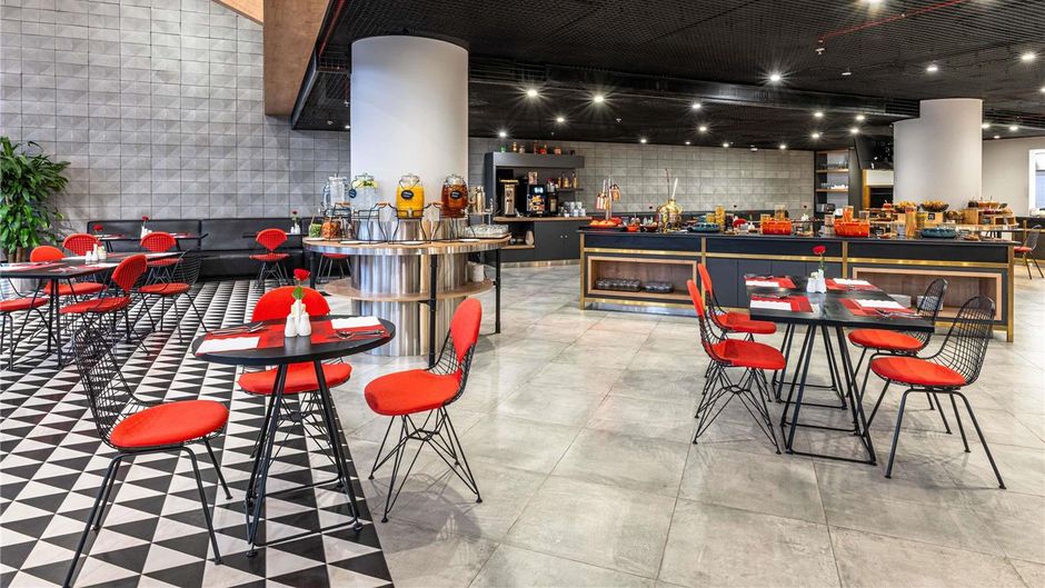 Ibis Riyadh Olaya Street Restaurant