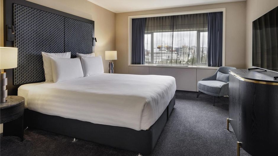 Pullman Auckland Room