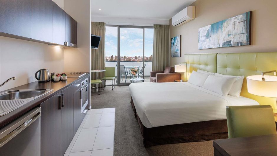 Mercure Melbourne Caroline Springs Room