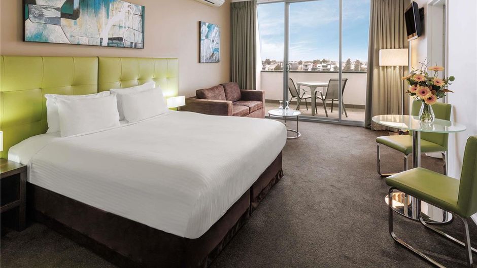 Mercure Melbourne Caroline Springs Room