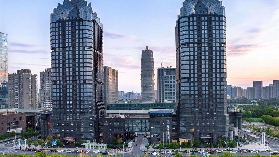 Novotel Zhengzhou Convention Exterior