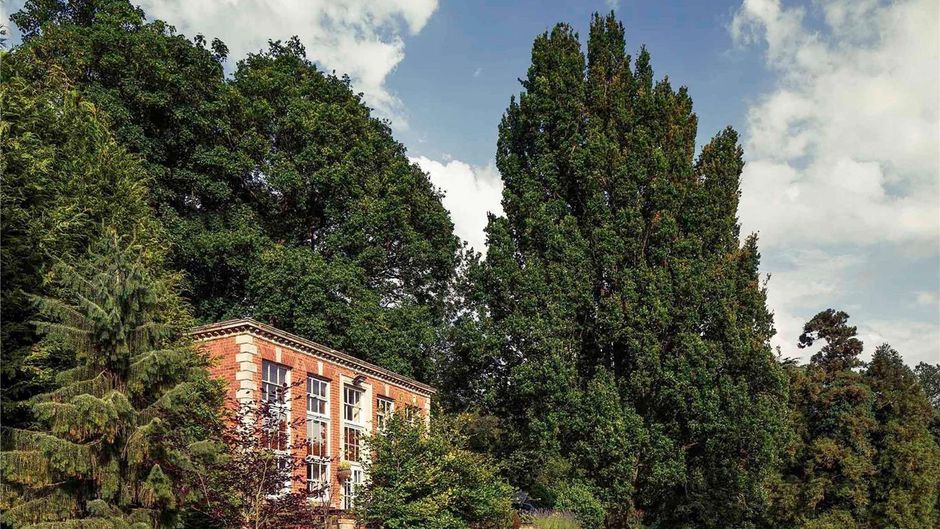 Mercure Gloucester Bowden Hall Hotel Exterior