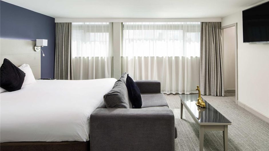 Mercure Manchester Piccadilly Hotel Room