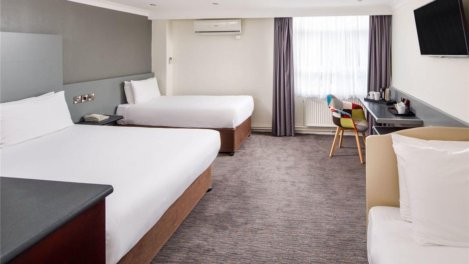 Mercure Chester Abbots Well Hotel Room