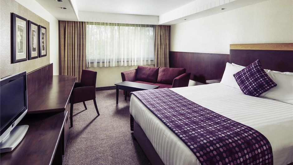 Mercure Swansea Hotel Room