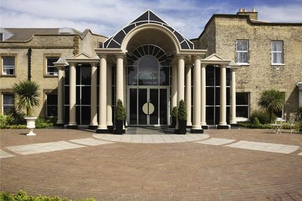 Mercure York Fairfield Manor Hotel