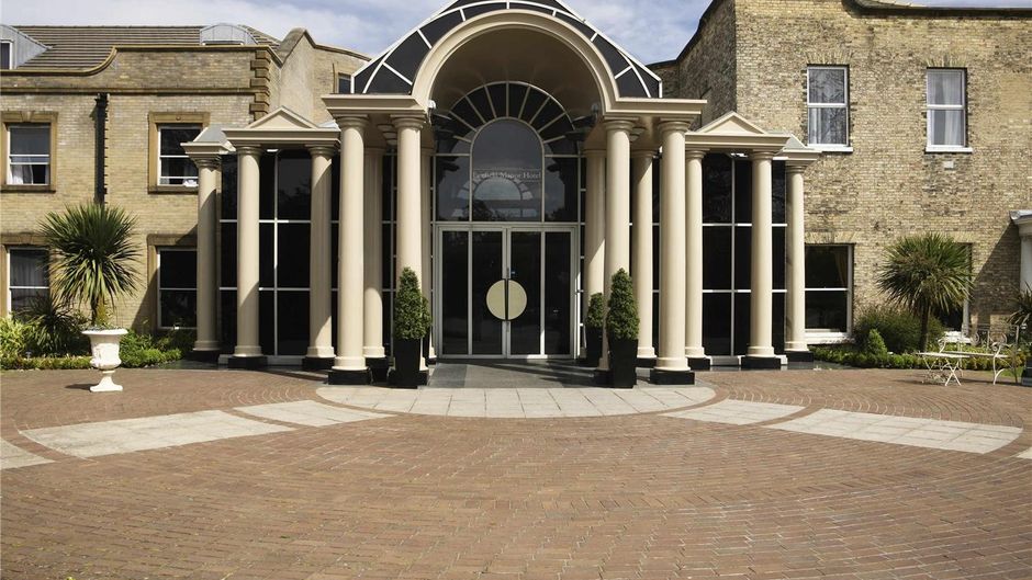 Mercure York Fairfield Manor Hotel Exterior