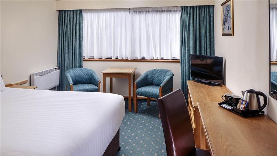 Mercure Livingston Hotel Room